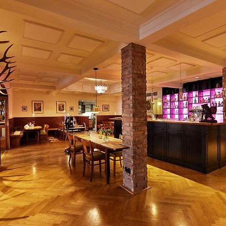 Hotel Zum Roten Baeren Freiburg 레스토랑 사진