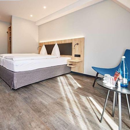 Hotel Zum Roten Baeren Freiburg 객실 사진