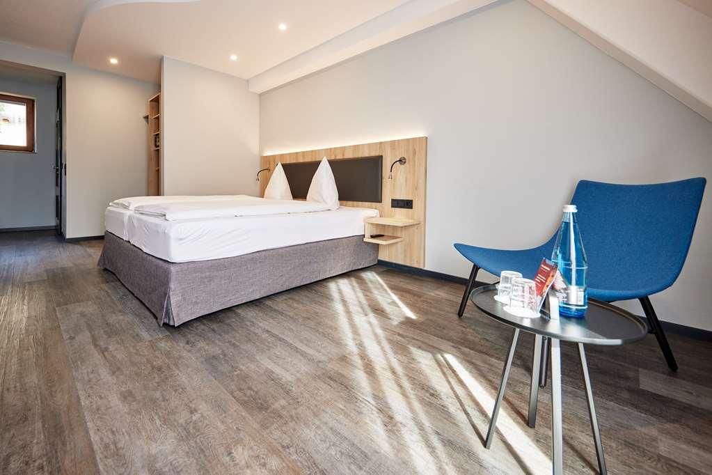 Hotel Zum Roten Baeren Freiburg 객실 사진
