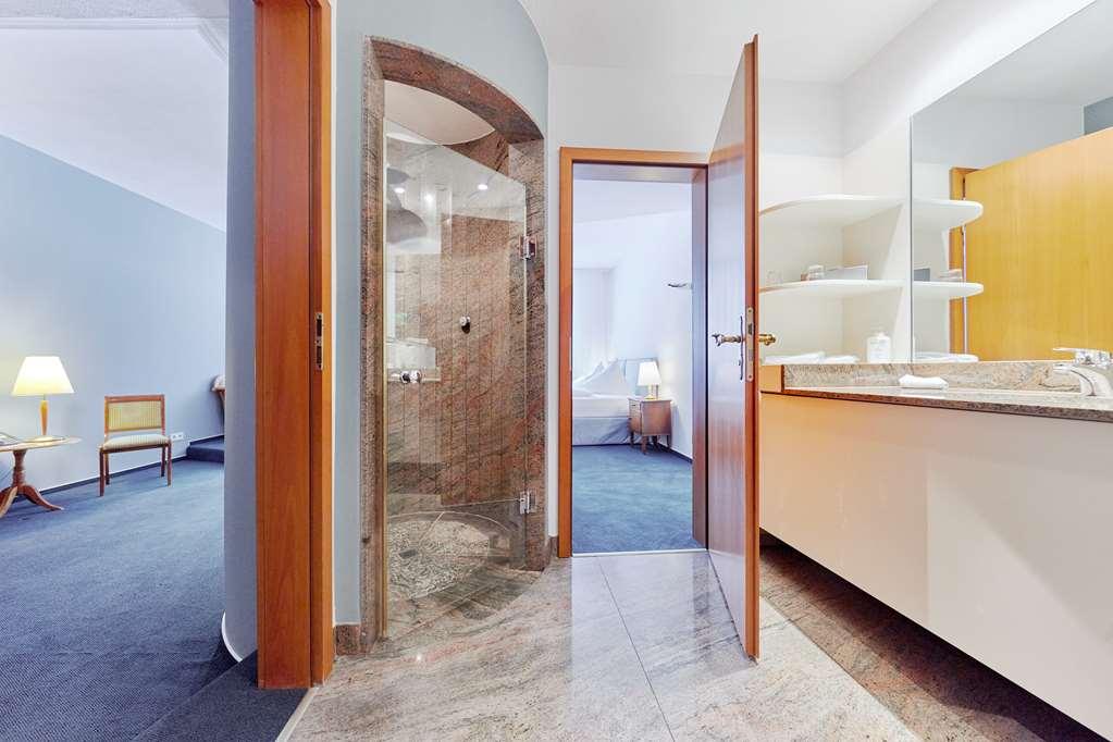 Hotel Zum Roten Baeren Freiburg 객실 사진